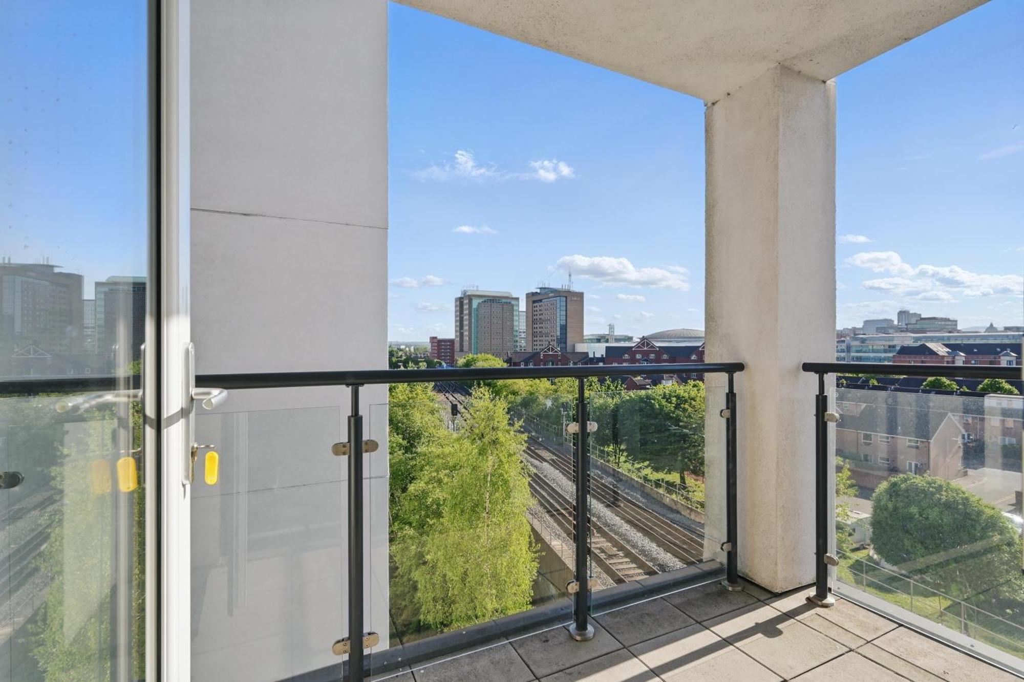 Central Belfast Apartments Sandford מראה חיצוני תמונה